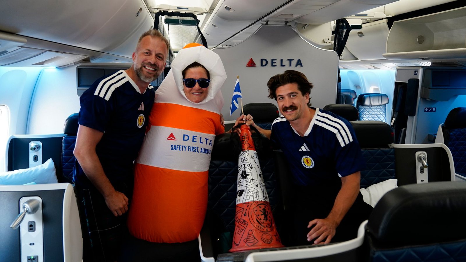 Traffic cone flies first class to Boston as symbol of Scotland’s friendship